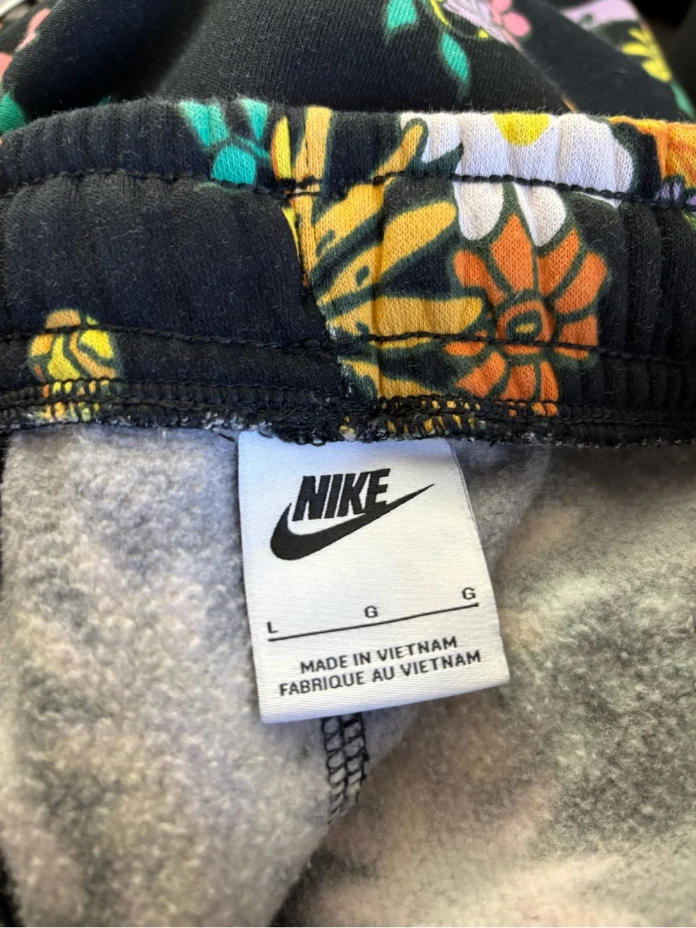 NIKE Sportswear Club Sweatpants in Outer Space Print